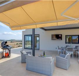 3 Bedroom Villa with Pool near Muro, Sleeps 6